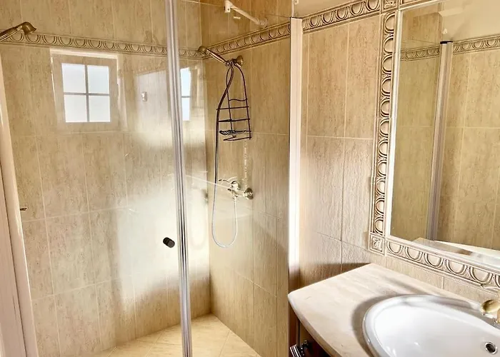 Antonio's Captain House Close To Beaches Holiday home